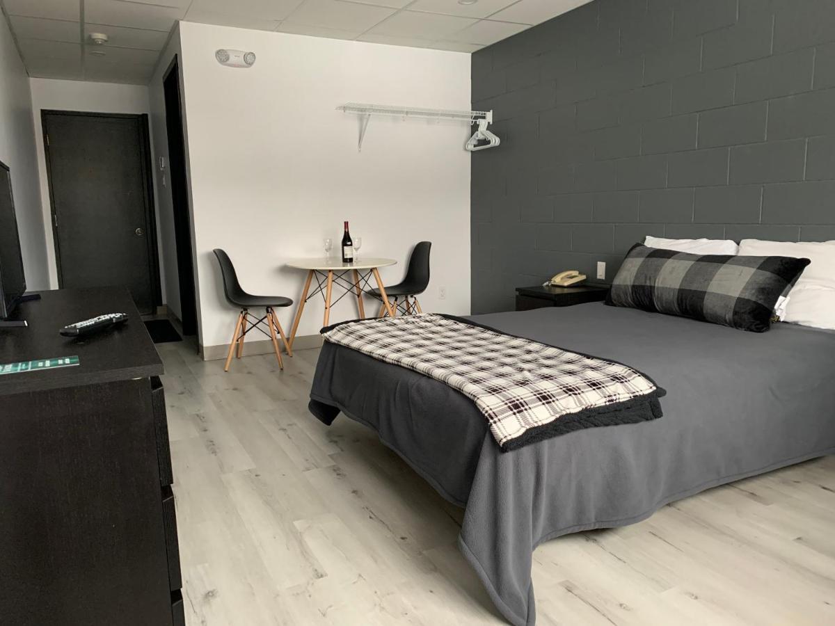 Hotel St-Alexis Saint-Raymond エクステリア 写真