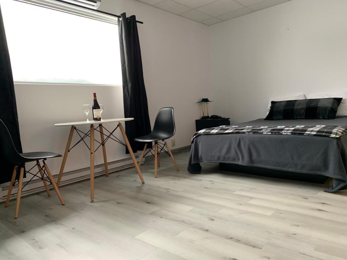 Hotel St-Alexis Saint-Raymond エクステリア 写真